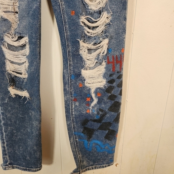 American Eagle Outfitters Colorful Fun Graffiti Distressed Mom Jeans Size 6 - Picture 10 of 16
